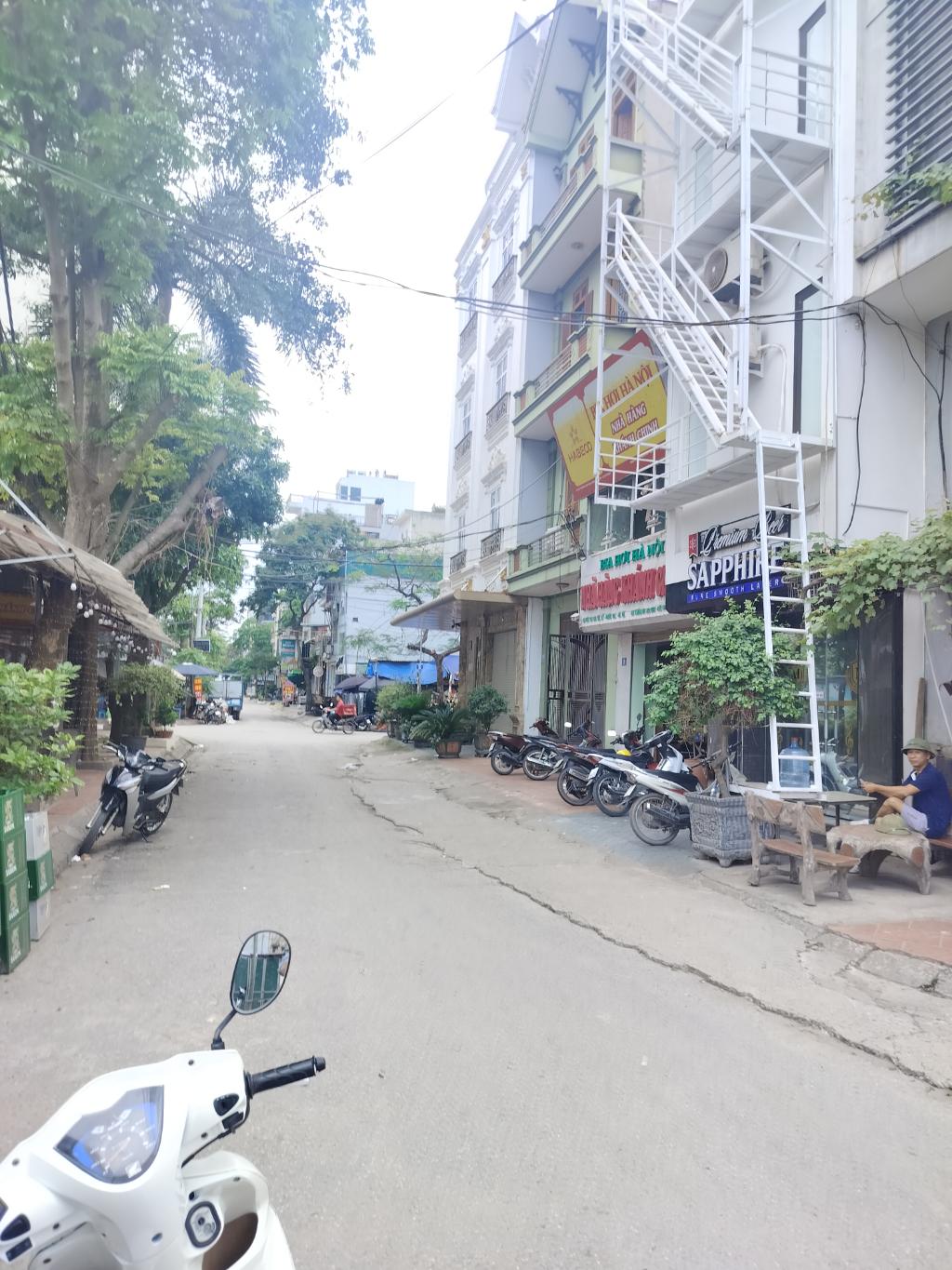 Bán nhà tam trinh 4 tầng long lanh móng 7 tầng phân lô x2a ô tô dừng đỗ kd HM